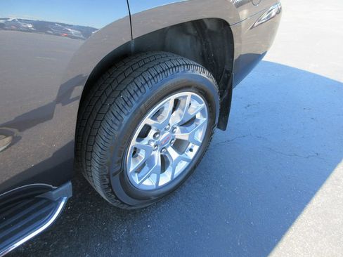 Used 2016 GMC Yukon SLT w/ Open Road Package AWD/4WD image 13