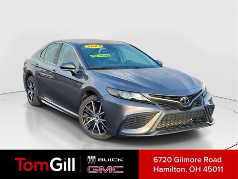 Used 2023 Toyota Camry SE image 1