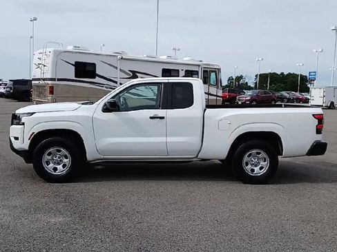 Used 2022 Nissan Frontier S RWD image 5