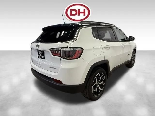 Used 2025 Jeep Compass Limited AWD/4WD image 12