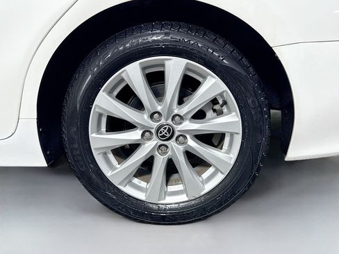 Used 2020 Toyota Camry LE FWD image 27