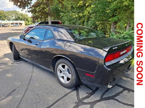 Used 2010 Dodge Challenger SE RWD image 8