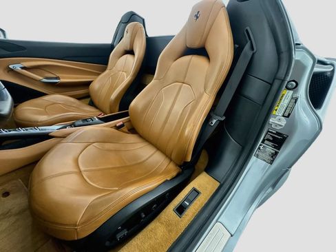 Used 2021 Ferrari F8 Tributo RWD image 22