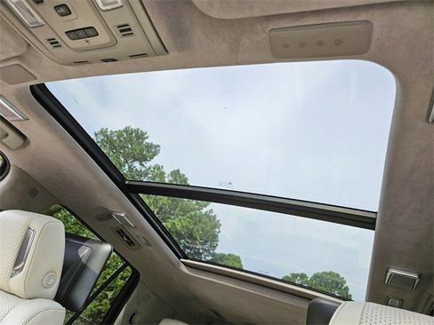 Certified 2023 Cadillac Escalade Premium Luxury Platinum w/ Heavy-Duty Trailer Package image 11