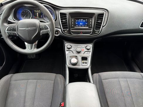 Used 2016 Chrysler 200 Limited FWD image 12