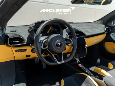 Used 2025 McLaren Artura Spider RWD image 13