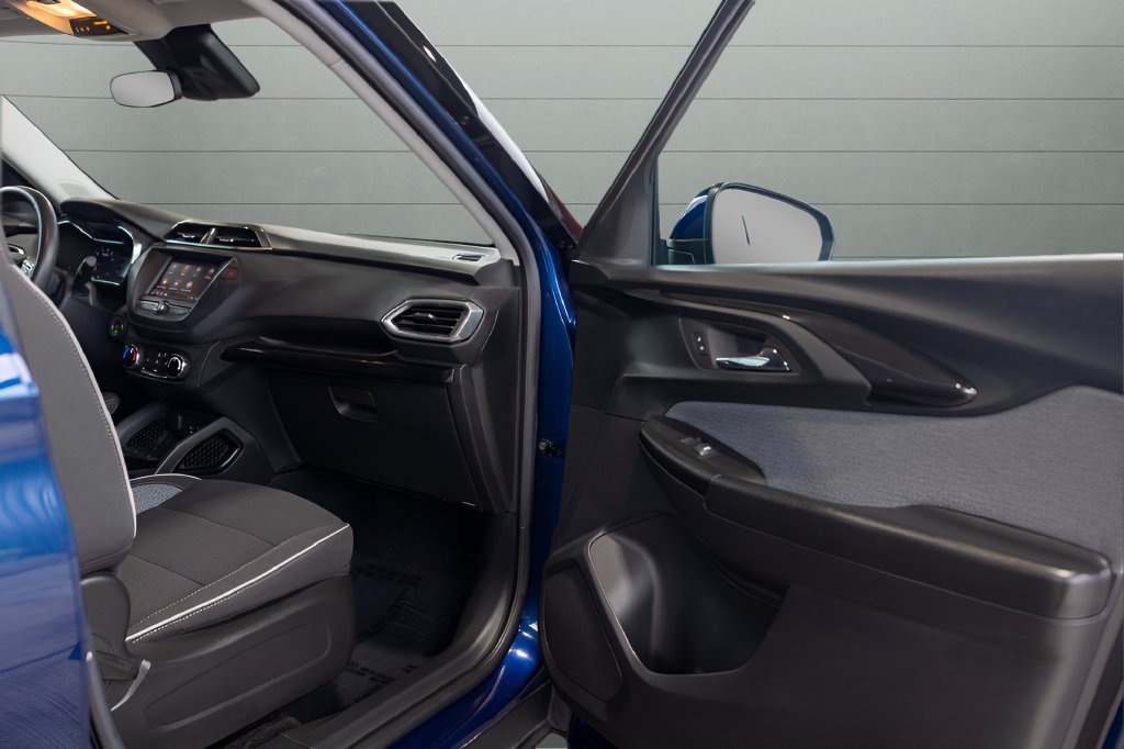 Used 2023 Chevrolet TrailBlazer LT FWD image 66