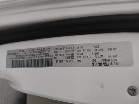 Used 2017 Dodge Grand Caravan SXT FWD image 33