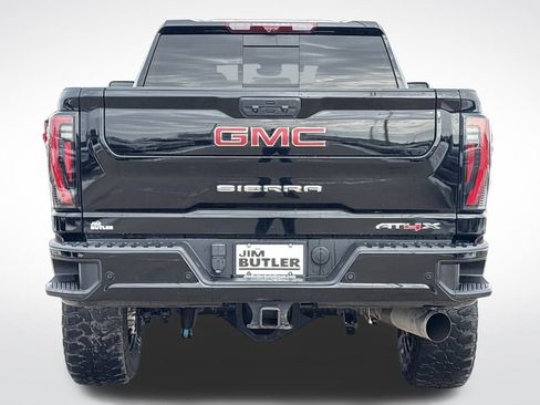 Used 2024 GMC Sierra 2500 AT4X image 6