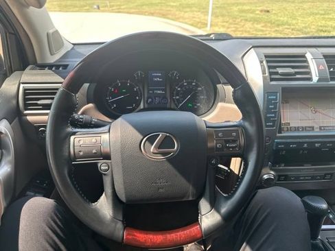 Used 2018 Lexus GX 460 Premium AWD/4WD image 15