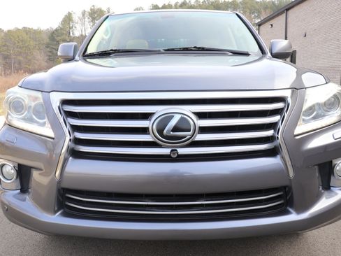 Used 2013 Lexus LX 570 4WD image 5