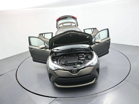 Used 2021 Toyota C-HR LE FWD image 41