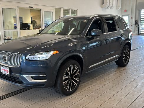 Used 2025 Volvo XC90 T8 Plus w/ Protection Package Premier AWD/4WD image 9