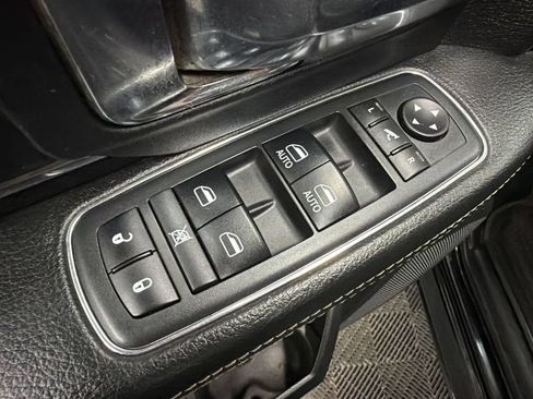 Used 2018 RAM 1500 Laramie AWD/4WD image 14