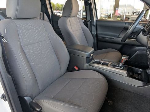 Used 2019 Toyota Tacoma TRD Sport w/ Technology Package RWD image 20
