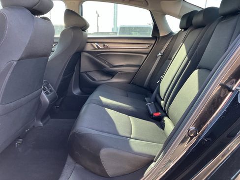 Used 2018 Honda Accord EX image 31