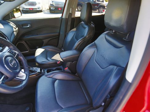 Used 2018 Jeep Compass Limited image 5