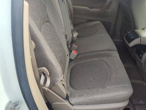 Used 2008 Saturn Outlook XE w/ Preferred Package FWD image 16