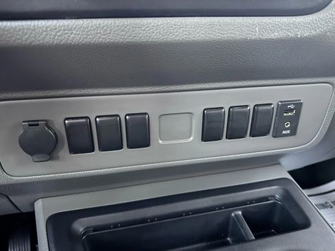 Used 2020 Nissan NV 3500 S image 28