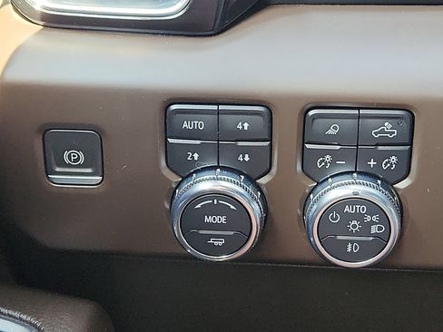 Used 2023 GMC Sierra 1500 Denali AWD/4WD image 23