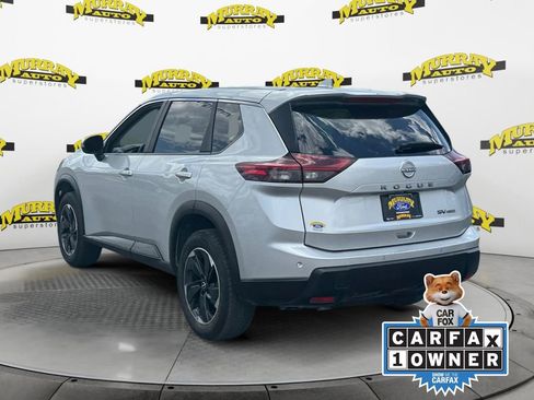 Used 2024 Nissan Rogue SV AWD/4WD image 3
