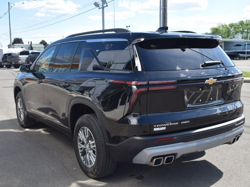 Used 2026 Chevrolet Traverse LT AWD/4WD image 6