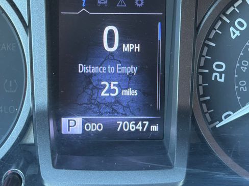 Used 2020 Toyota Tacoma TRD Off-Road AWD/4WD image 26