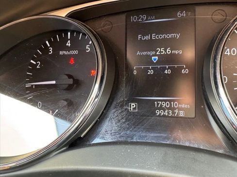 Used 2015 Nissan Rogue S image 7