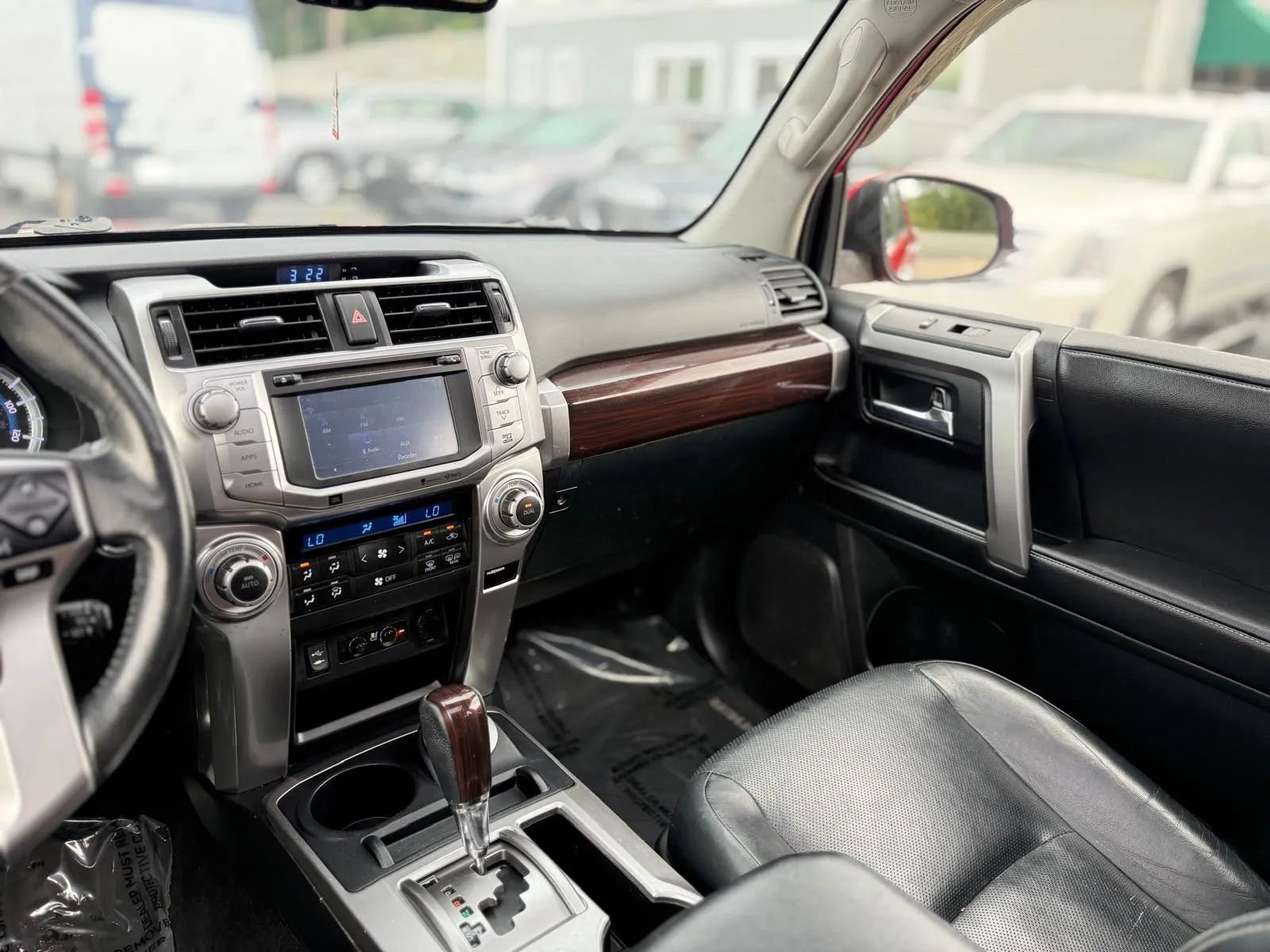 Used 2014 Toyota 4Runner Limited AWD/4WD image 28