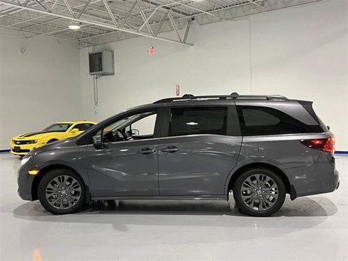 New 2026 Honda Odyssey Touring image 8