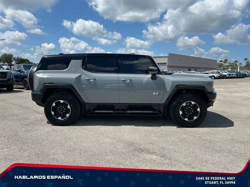 Used 2024 GMC Hummer EV 2X w/ Extreme Off-Road Package AWD/4WD image 4