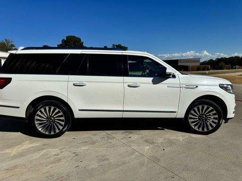 Used 2020 Lincoln Navigator L Reserve w/ Equipment Group 208A Reserve AWD/4WD image 6