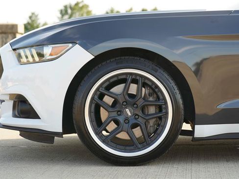 Used 2015 Ford Mustang Coupe RWD image 13