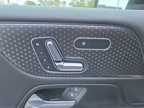 Certified 2025 Mercedes-Benz GLB 250 4MATIC image 11