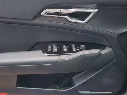 Certified 2024 Kia Sportage EX image 21