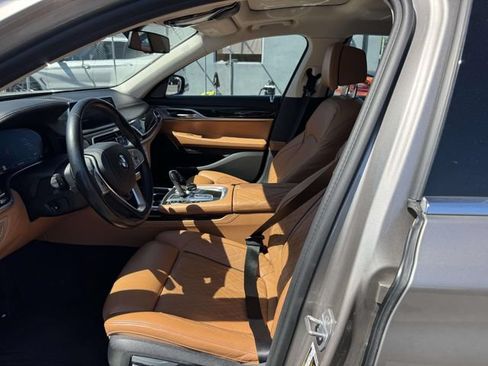 Used 2021 BMW 740i xDrive w/ Luxury Rear Seating Package AWD/4WD image 18
