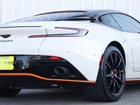 Used 2022 Aston Martin DB11 Coupe image 62