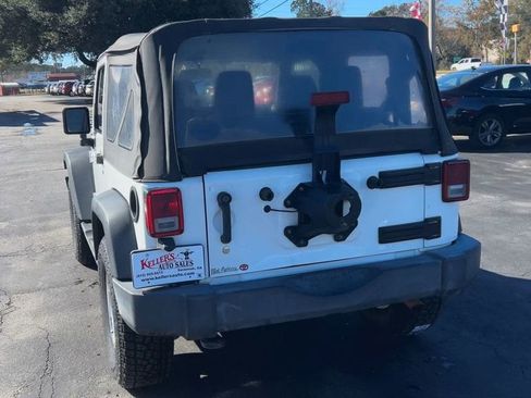Used 2018 Jeep Wrangler Sport image 7