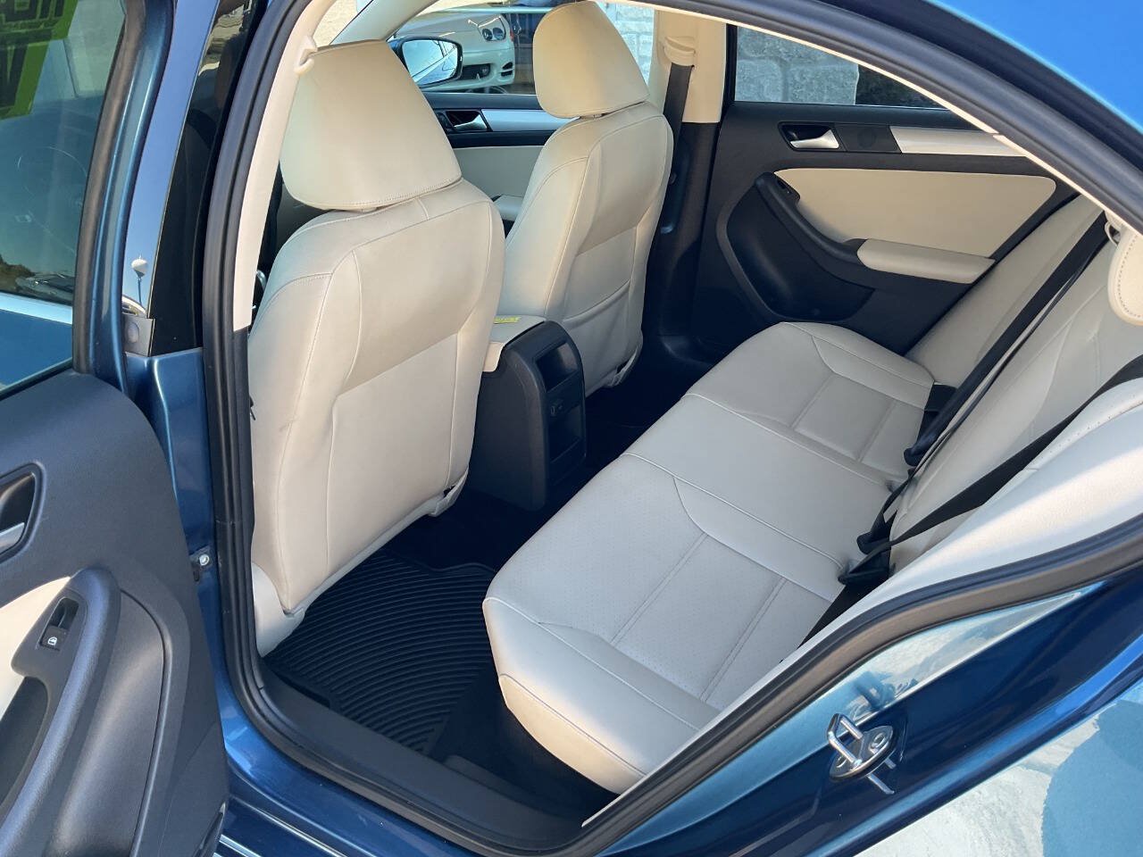 Used 2017 Volkswagen Jetta SE FWD image 31