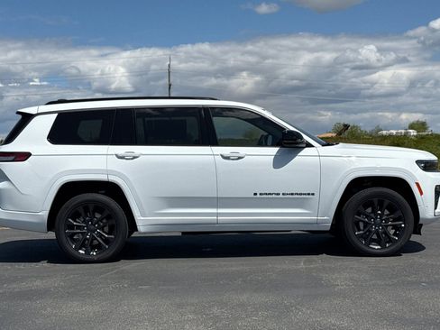New 2026 Jeep Grand Cherokee L Limited AWD/4WD image 2