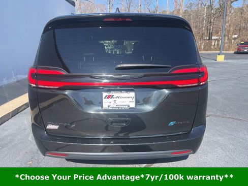 Certified 2022 Chrysler Pacifica Touring-L w/ S Appearance Package image 4