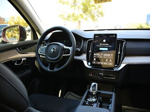 New 2026 Volvo XC90 B5 Core w/ Protection Package Premier image 18