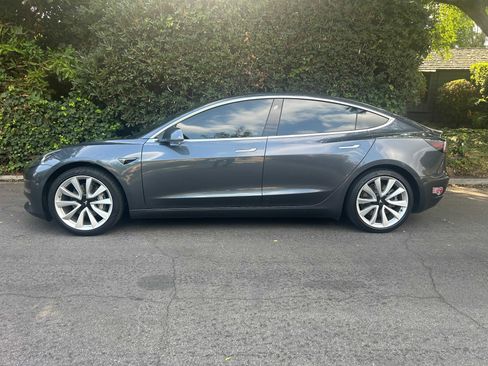 Used 2020 Tesla Model 3 Standard Range Plus image 11