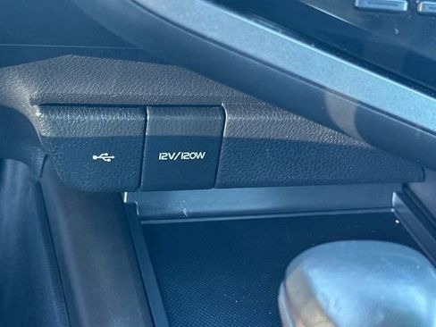 Used 2021 Toyota Camry SE image 32