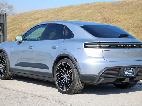 Certified 2025 Porsche Macan 4 Electric image 2