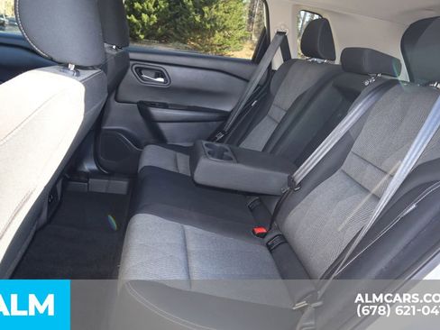 Used 2024 Nissan Rogue SV image 17