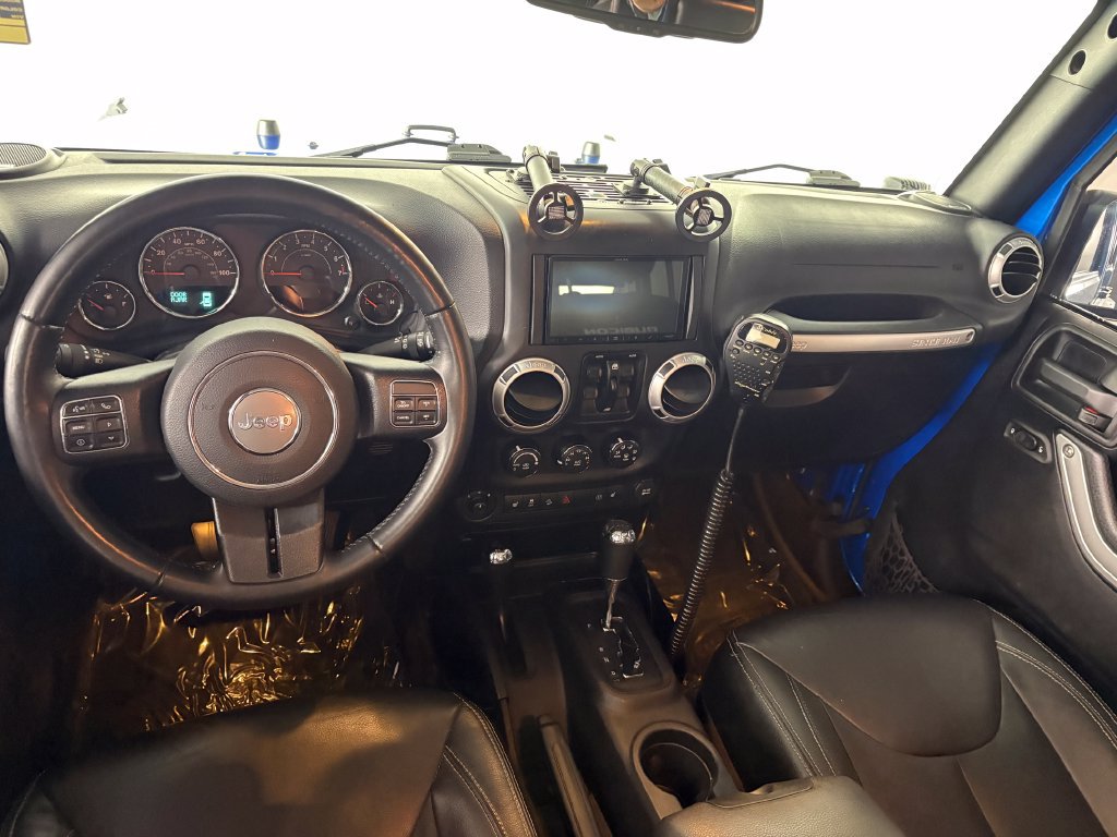 Used 2016 Jeep Wrangler Unlimited Rubicon w/ Connectivity Group AWD/4WD image 22