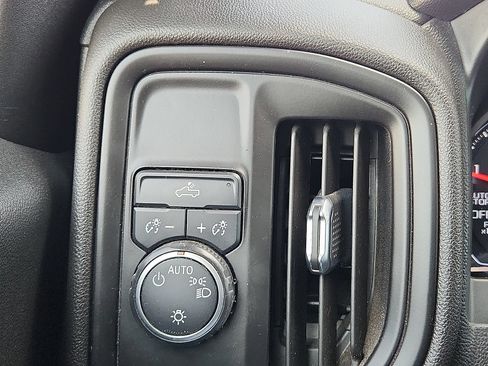 Used 2020 Chevrolet Silverado 1500 Custom w/ Custom Value Package RWD image 15