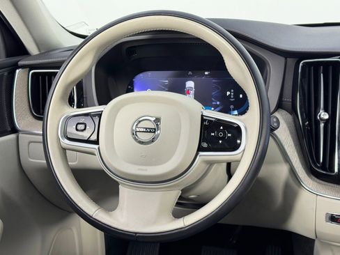 Used 2023 Volvo XC60 B5 Ultimate w/ Protection Package Premier image 21
