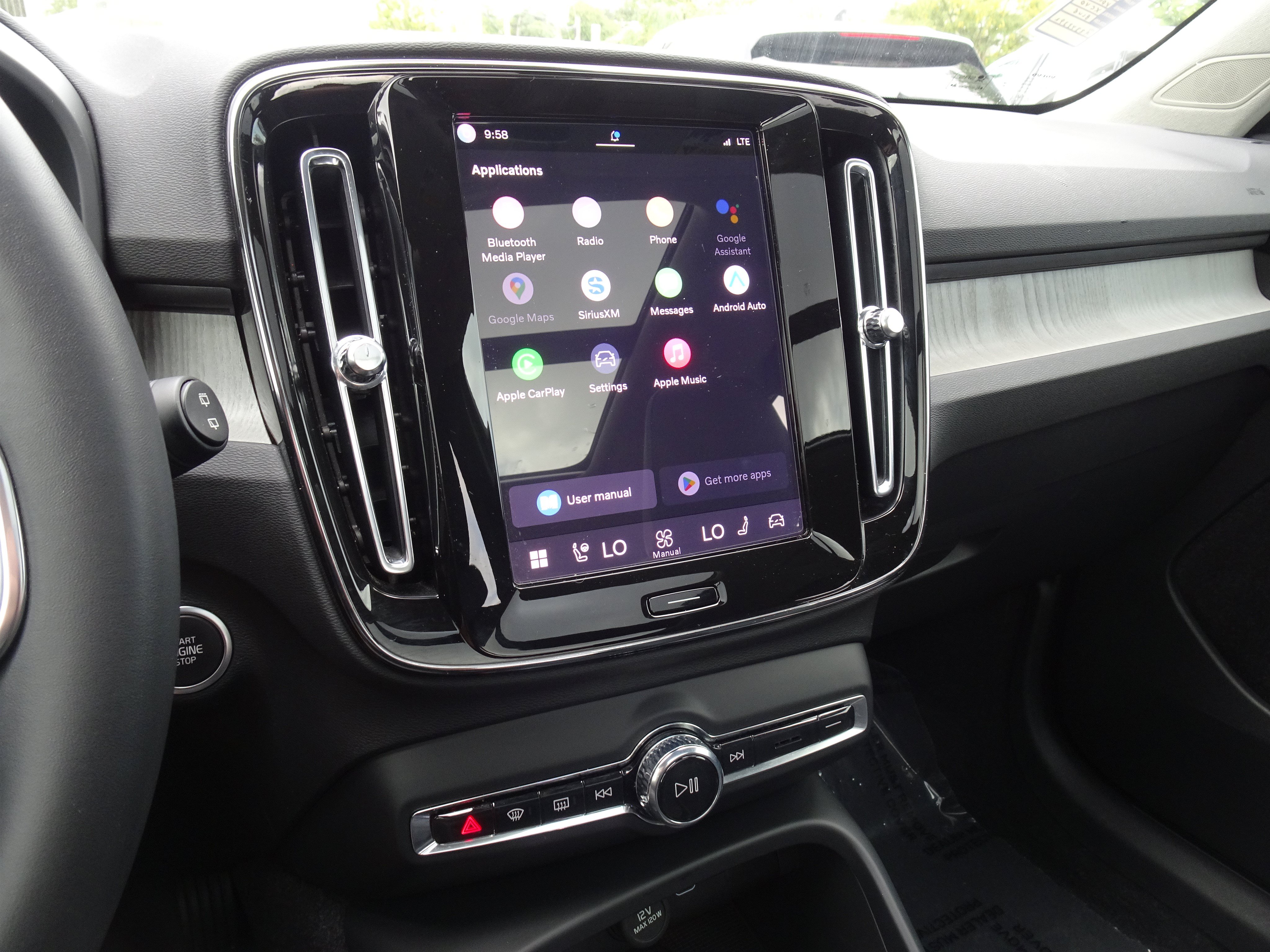 Used 2024 Volvo XC40 B5 Ultimate w/ Climate Package AWD/4WD image 14